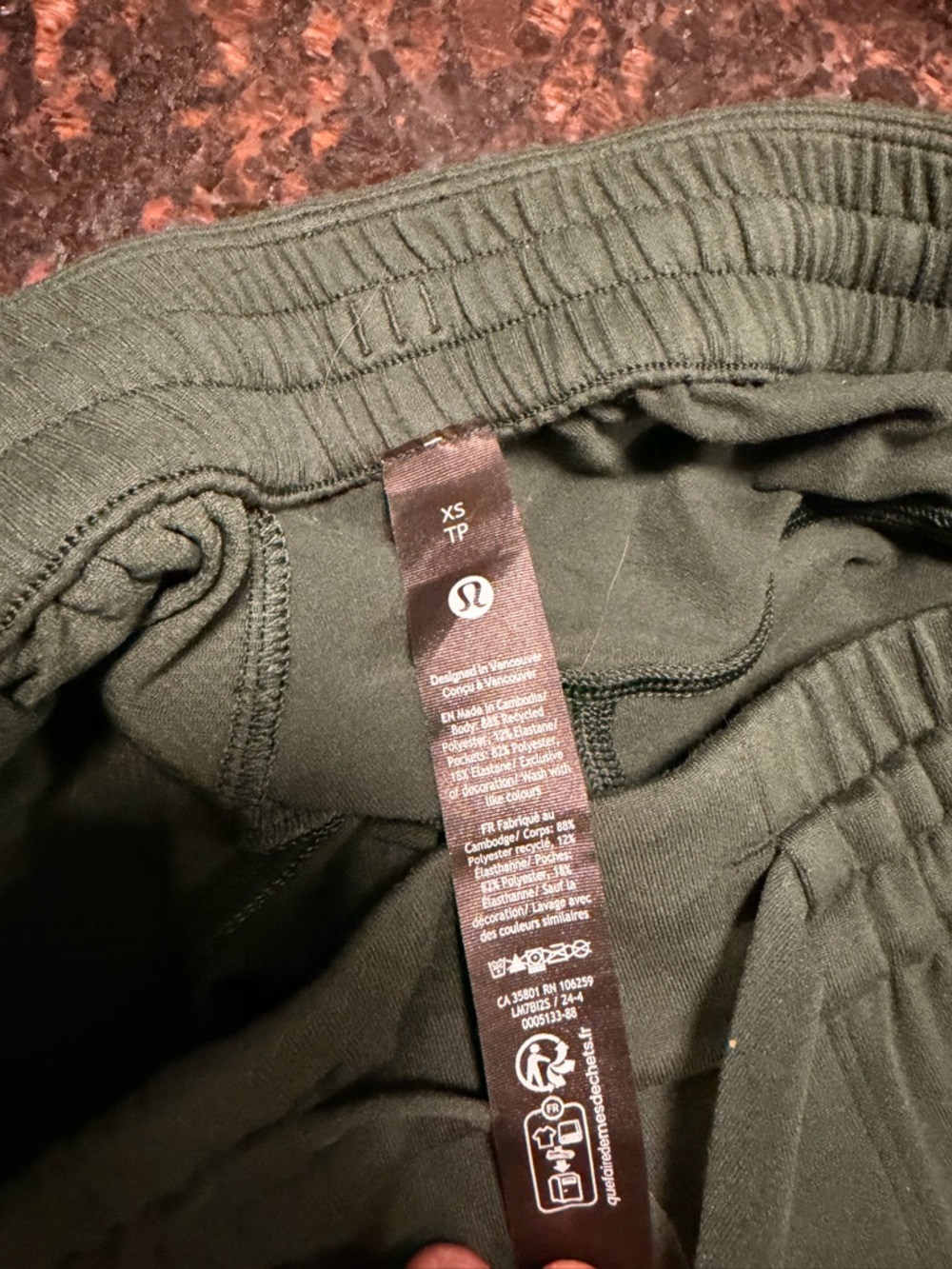 LuluLemon jersey soft shorts in forest green NWOT - Picture 3 of 5